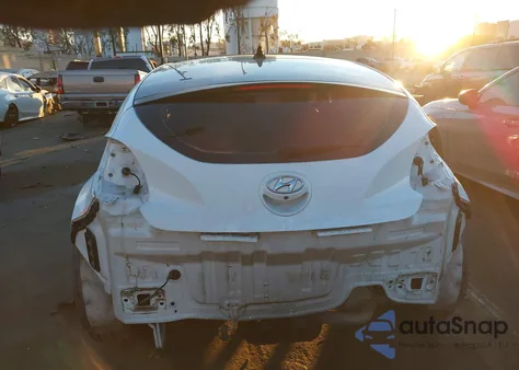 2016 Hyundai Veloster z USA, uszkodzony, nr VIN KMHTC6AD9GU298538